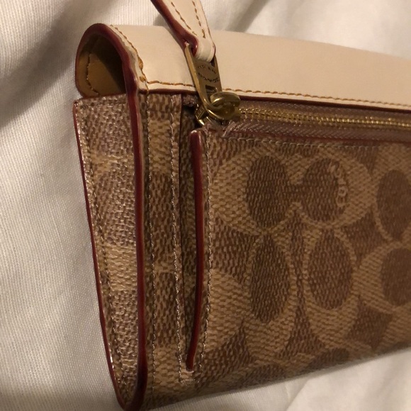 Leather Monogram Walket - Picture 10 of 10